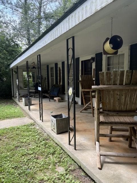 3 bedroom, 1 bathroom, 864 sq ft single family residence for sale at 20 S Scruggs Street, Mountain City, GA 30562 — photo 5
