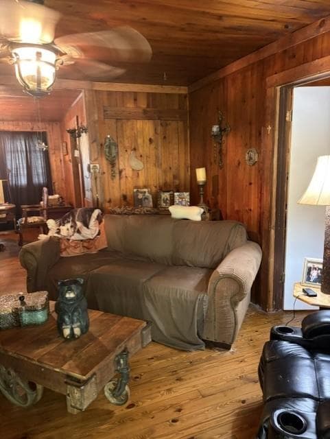 3 bedroom, 1 bathroom, 864 sq ft single family residence for sale at 20 S Scruggs Street, Mountain City, GA 30562 — photo 7