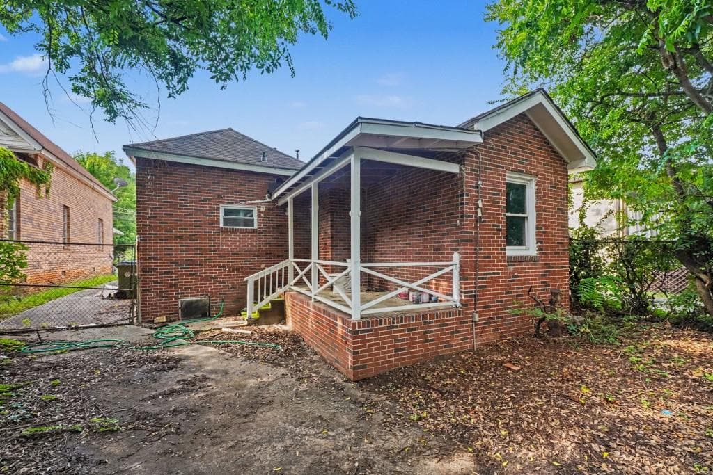 4 bedroom, 2 bathroom, 1,703 sq ft single family residence for sale at 430 Gartrell Street, Atlanta, GA 30312 — photo 4