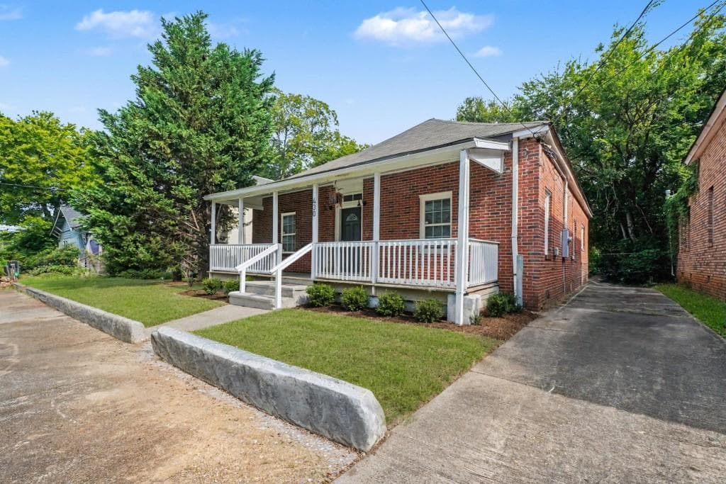 4 bedroom, 2 bathroom, 1,703 sq ft single family residence for sale at 430 Gartrell Street, Atlanta, GA 30312 — photo 6