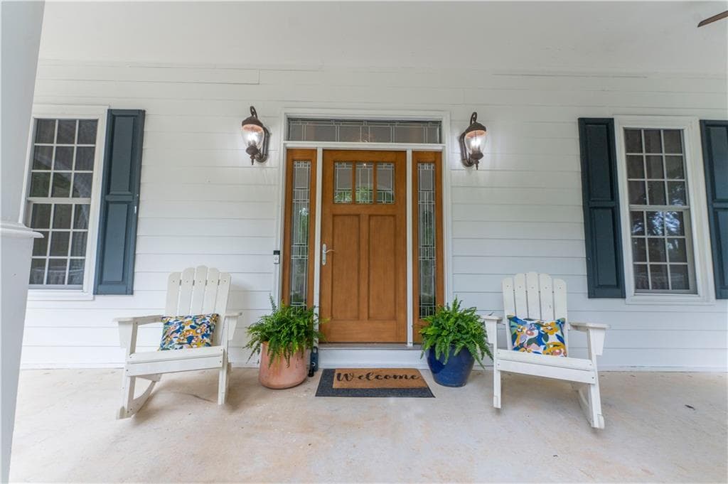 5 bedroom, 4 bathroom, 4,644 sq ft single family residence under contract at 4655 Hamptons Drive, Alpharetta, GA 30004 — photo 3