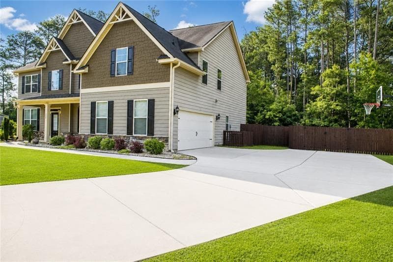 6 bedroom, 6 bathroom, 4,200 sq ft single family residence for sale at 289 Greighmoor Court, Loganville, GA 30052 — photo 3