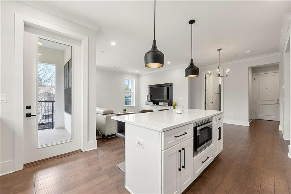 2 bedroom, 2 bathroom, 1,321 sq ft condominium for rent at 6890 Peachtree Dunwoody Road 301, Sandy Springs, GA 30328 for $2,800 a month — photo 7
