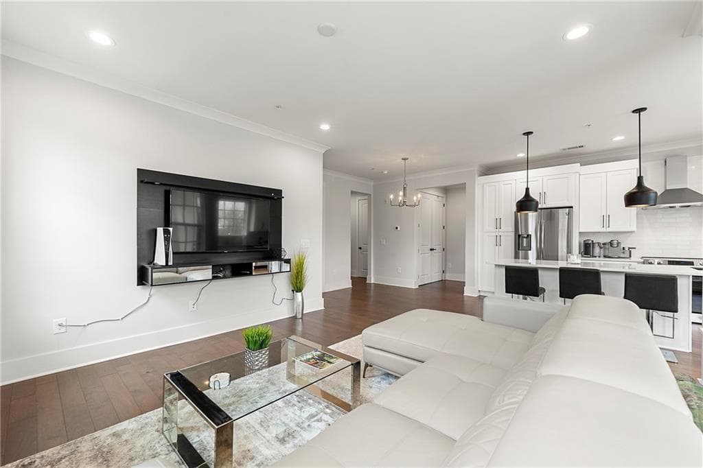 2 bedroom, 2 bathroom, 1,321 sq ft condominium for rent at 6890 Peachtree Dunwoody Road 301, Sandy Springs, GA 30328 for $2,800 a month — photo 10