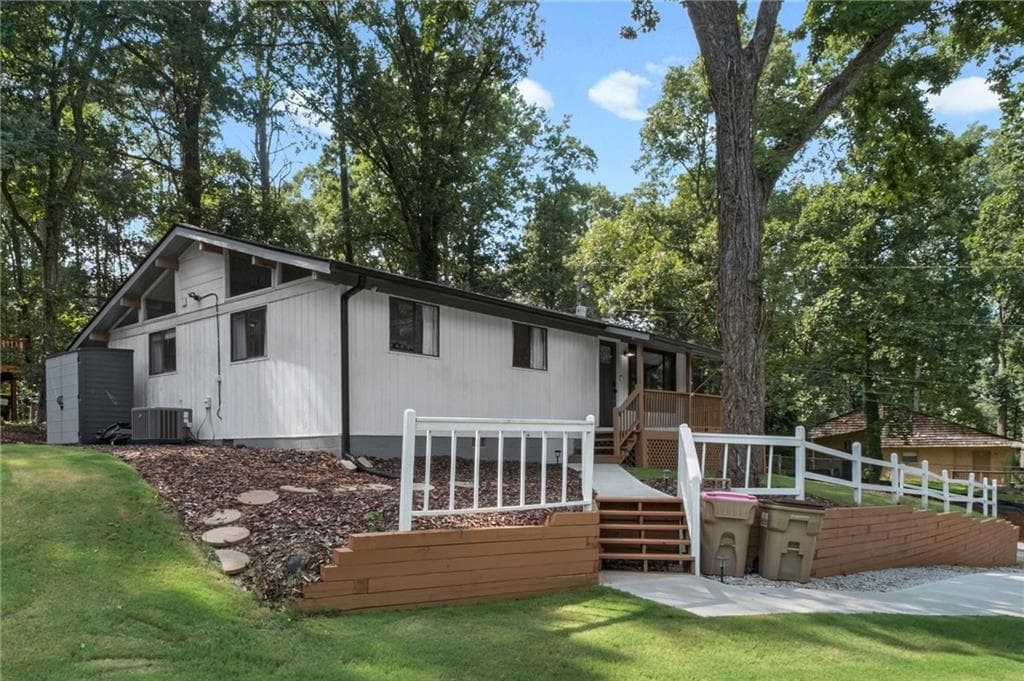 3 bedroom, 2 bathroom, 1,053 sq ft single family residence for sale at 2455 Hawk Creek Trail, Cumming, GA 30041 — photo 6