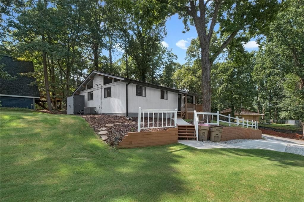 3 bedroom, 2 bathroom, 1,053 sq ft single family residence for sale at 2455 Hawk Creek Trail, Cumming, GA 30041 — photo 7