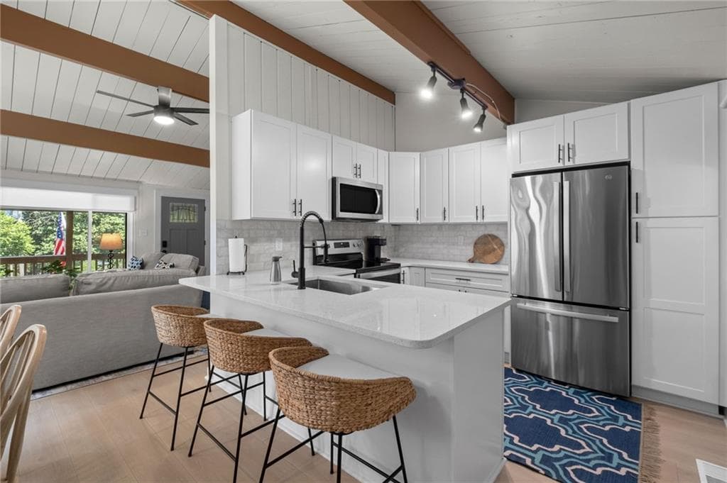 3 bedroom, 2 bathroom, 1,053 sq ft single family residence for sale at 2455 Hawk Creek Trail, Cumming, GA 30041 — photo 2