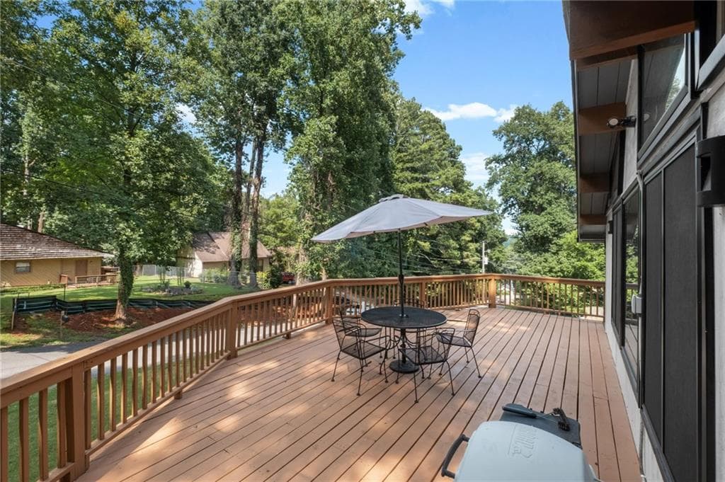 3 bedroom, 2 bathroom, 1,053 sq ft single family residence for sale at 2455 Hawk Creek Trail, Cumming, GA 30041 — photo 3