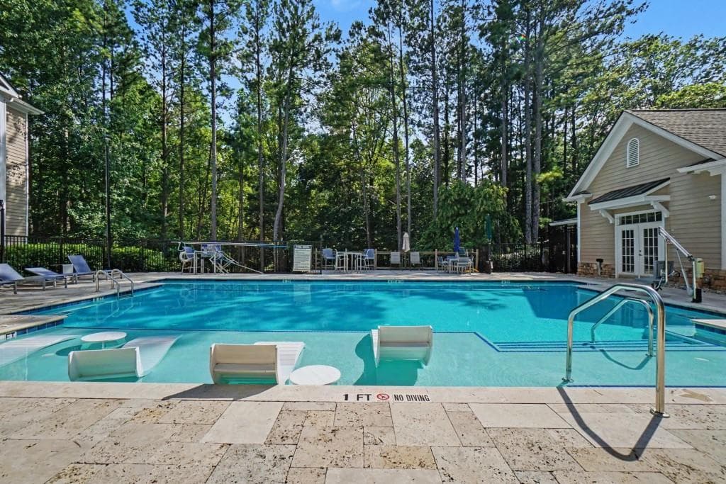 2 bedroom, 2 bathroom, 1,474 sq ft condominium for sale at 2400 Cumberland Parkway 213, Atlanta, GA 30339 — photo 7