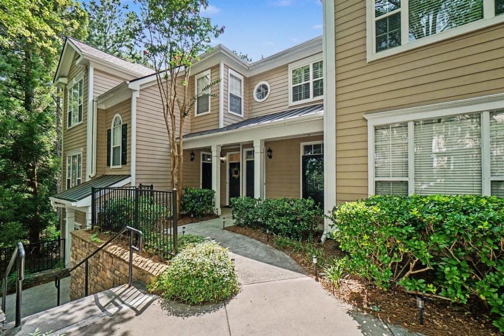 2 bedroom, 2 bathroom, 1,474 sq ft condominium for sale at 2400 Cumberland Parkway 213, Atlanta, GA 30339 — photo 9