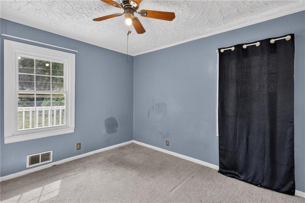 5 bedroom, 2 bathroom, 1,296 sq ft single family residence under contract at 2321 Pine Circle Drive, Gainesville, GA 30504 — photo 8