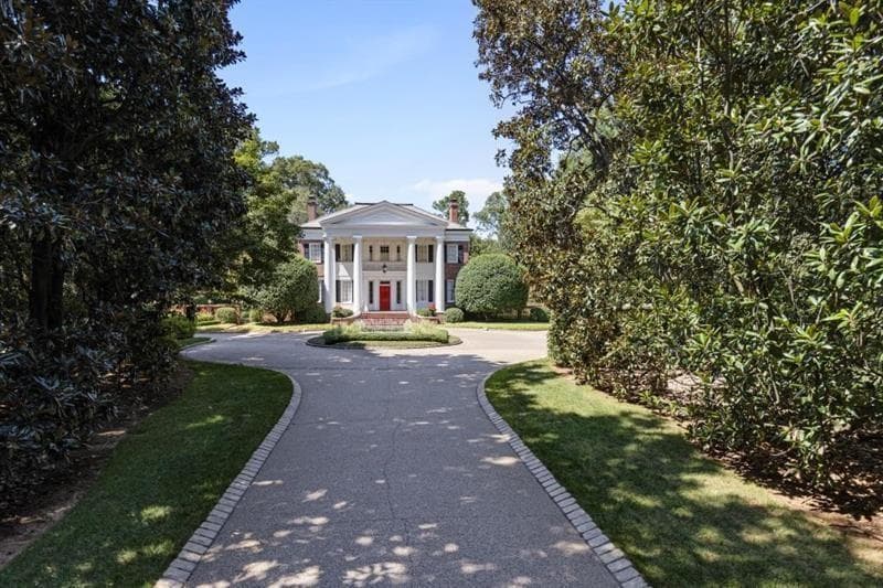 5 bedroom, 5 bathroom, 7,414 sq ft single family residence for sale at 3700 Randall Mill Road, Atlanta, GA 30327 — photo 3