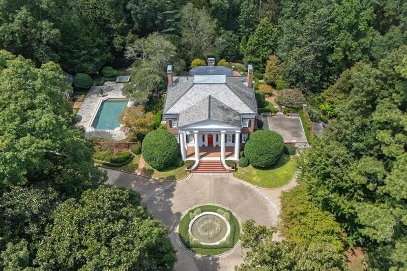 5 bedroom, 5 bathroom, 7,414 sq ft single family residence for sale at 3700 Randall Mill Road, Atlanta, GA 30327 — photo 4