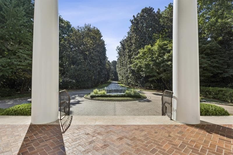 5 bedroom, 5 bathroom, 7,414 sq ft single family residence for sale at 3700 Randall Mill Road, Atlanta, GA 30327 — photo 6