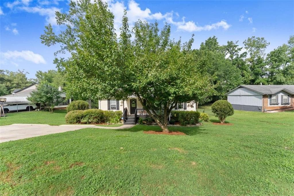 4 bedroom, 2 bathroom, 1,120 sq ft single family residence for sale at 1738 Lanier Springs Drive, Gainesville, GA 30504 — photo 5