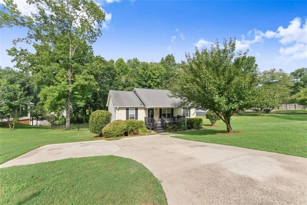 4 bedroom, 2 bathroom, 1,120 sq ft single family residence for sale at 1738 Lanier Springs Drive, Gainesville, GA 30504 — photo 6