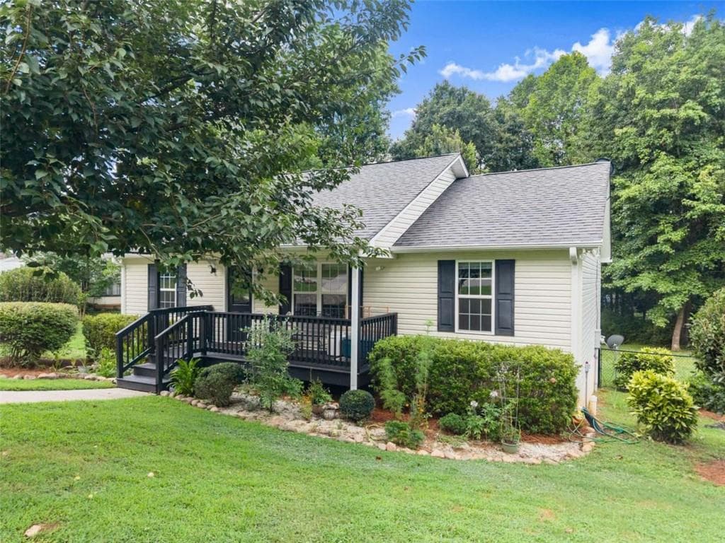 4 bedroom, 2 bathroom, 1,120 sq ft single family residence for sale at 1738 Lanier Springs Drive, Gainesville, GA 30504 — photo 7