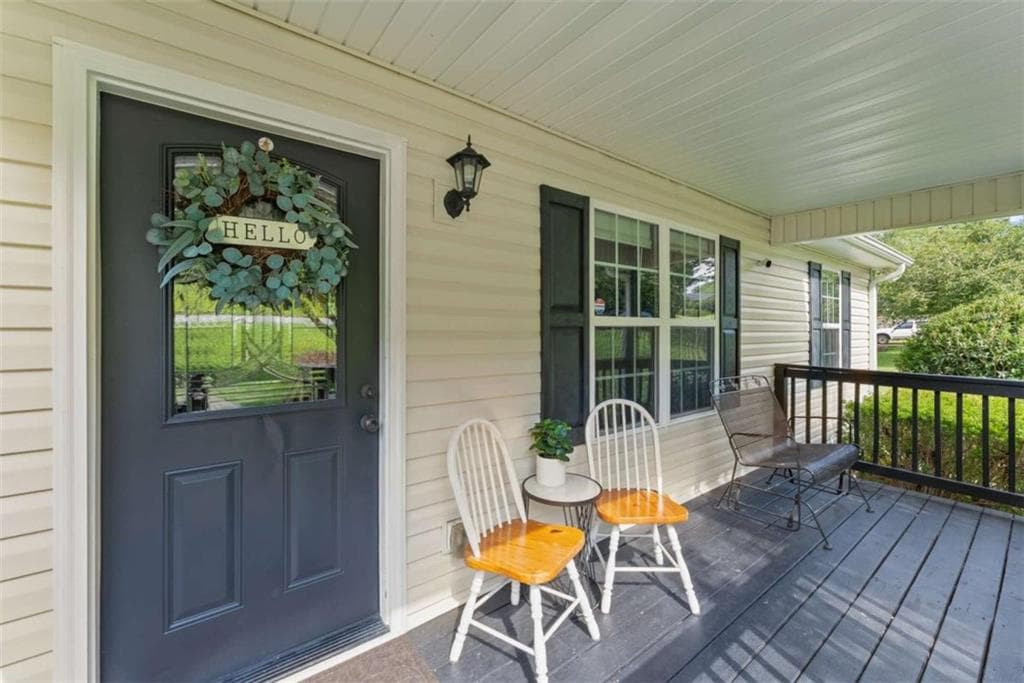 4 bedroom, 2 bathroom, 1,120 sq ft single family residence for sale at 1738 Lanier Springs Drive, Gainesville, GA 30504 — photo 9