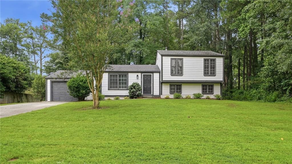 4 bedroom, 2 bathroom, 1,560 sq ft single family residence for sale at 3569 Oak Knoll Drive, Marietta, GA 30068 — photo 1 of 42