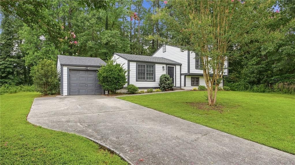 4 bedroom, 2 bathroom, 1,560 sq ft single family residence for sale at 3569 Oak Knoll Drive, Marietta, GA 30068 — photo 3