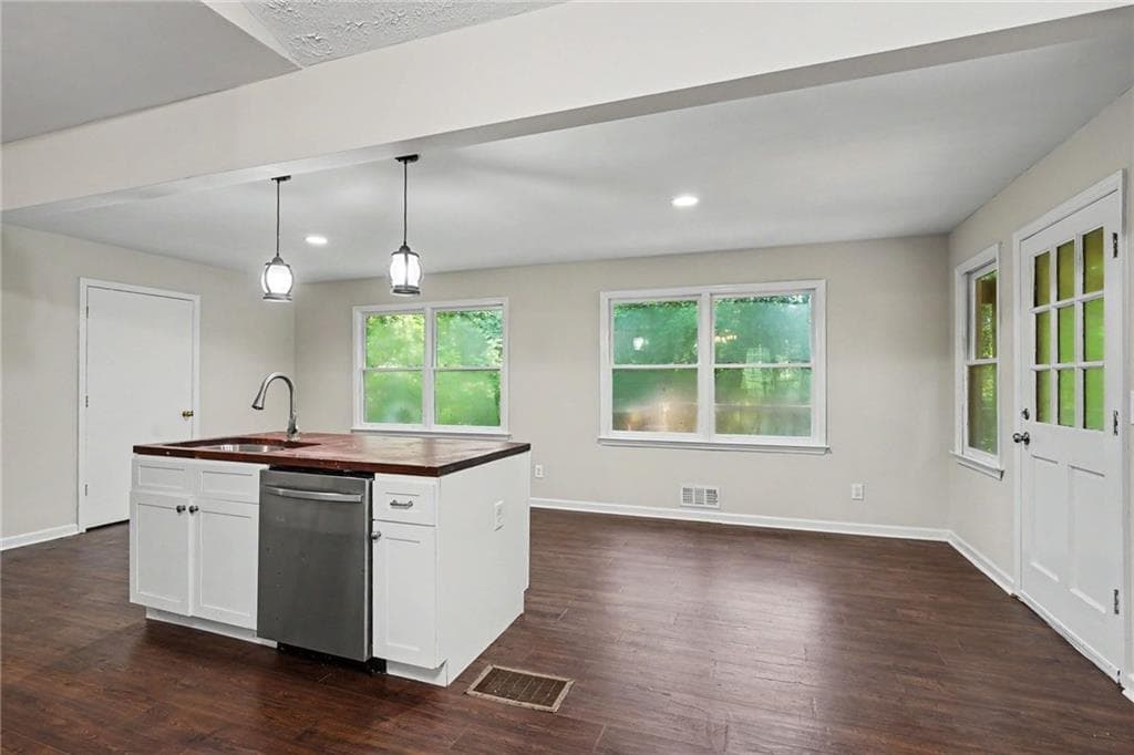 4 bedroom, 2 bathroom, 1,829 sq ft single family residence for sale at 104 Chip Place, Stockbridge, GA 30281 — photo 6
