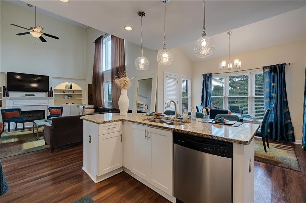 5 bedroom, 4 bathroom, 4,880 sq ft single family residence for sale at 3204 Clubside View Court, Snellville, GA 30039 — photo 9