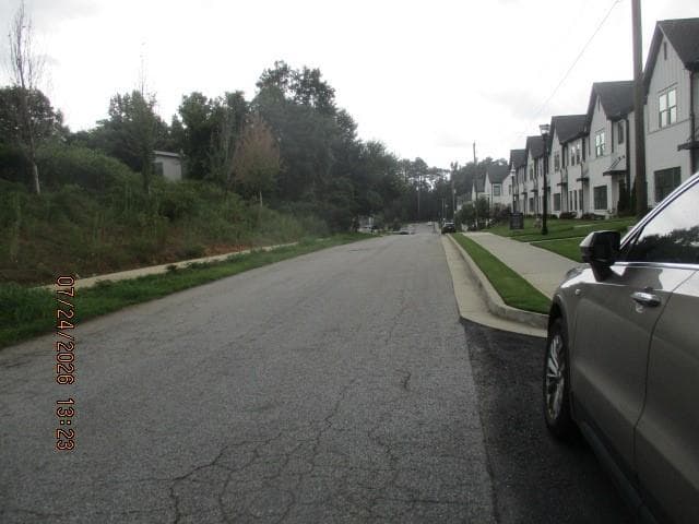 3 bedroom, 3 bathroom, 1,513 sq ft townhouse for sale at 2406 Lakeshore Lane, Atlanta, GA 30316 — photo 2
