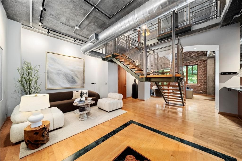 3 bedroom, 4 bathroom, 3,364 sq ft condominium under contract at 3235 Roswell Road 506, Atlanta, GA 30305 — photo 9