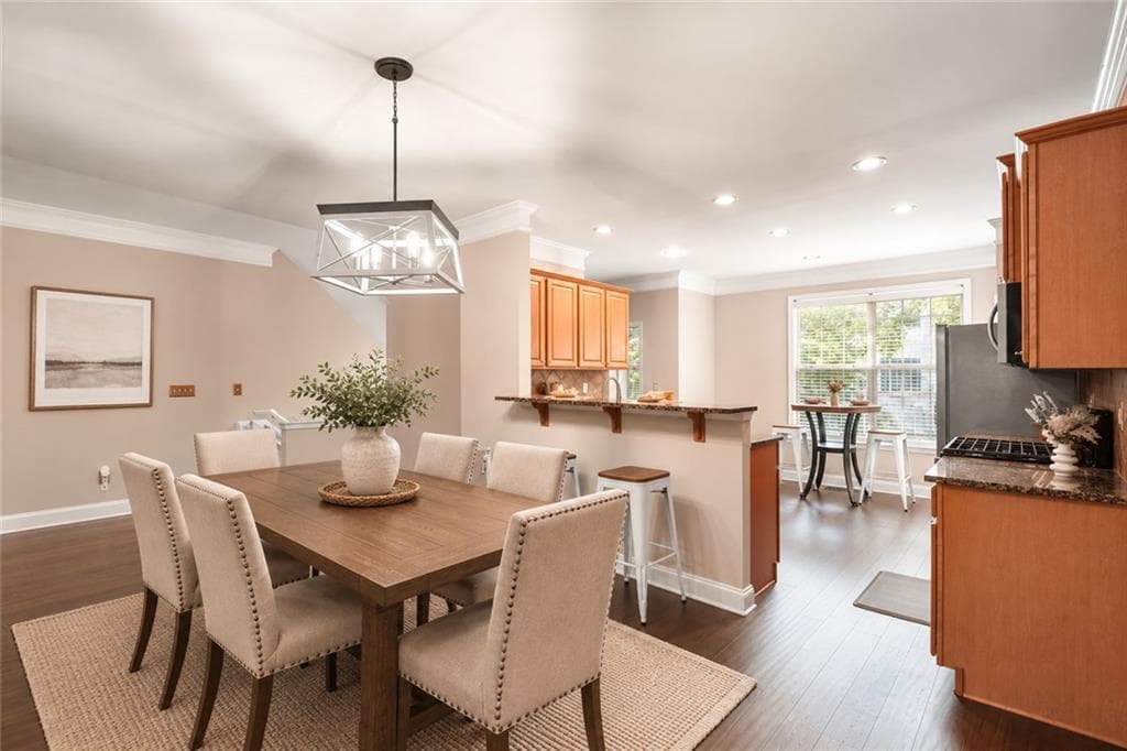 3 bedroom, 4 bathroom, 2,302 sq ft townhouse for sale at 5243 Wellsley Bend, Alpharetta, GA 30005 — photo 4