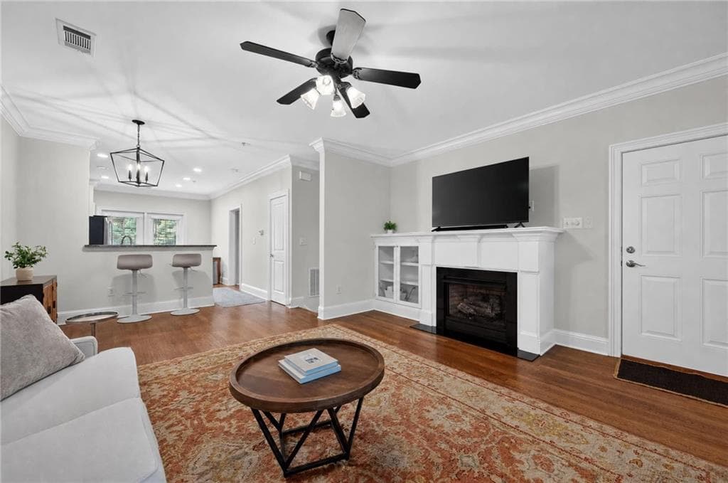 2 bedroom, 2 bathroom, 1,160 sq ft condominium for sale at 240 Le Gran Bend 65, Sandy Springs, GA 30328 — photo 8