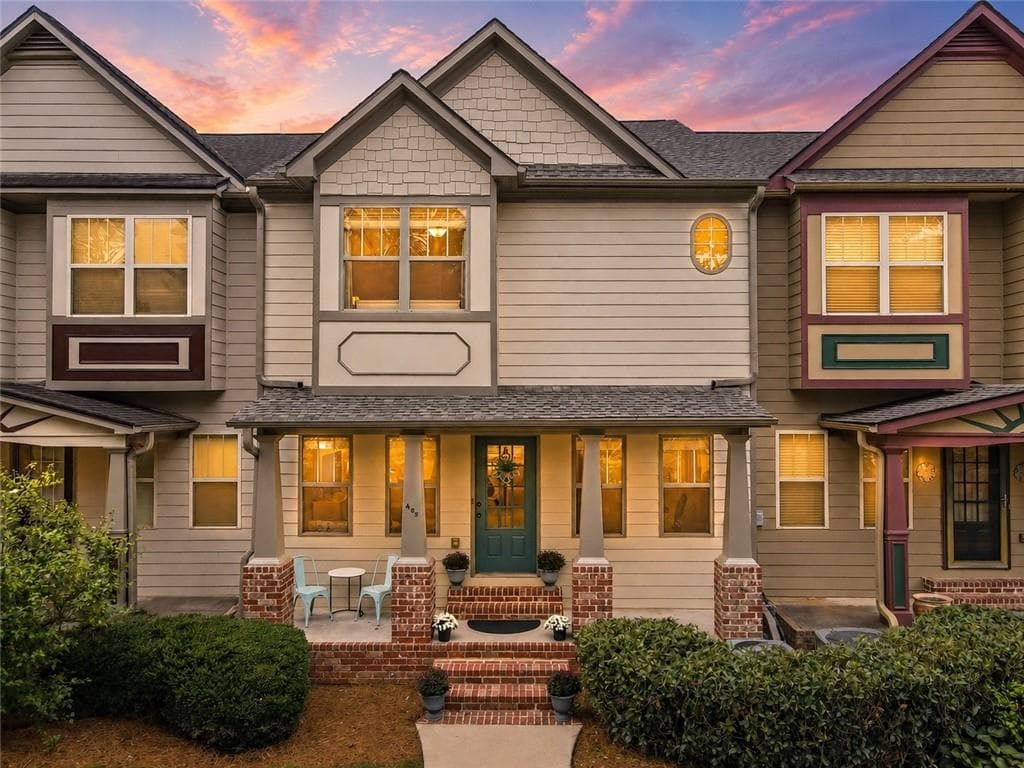 3 bedroom, 3 bathroom, 2,300 sq ft townhouse sold at 405 Royal Crescent Lane, Canton, GA 30115