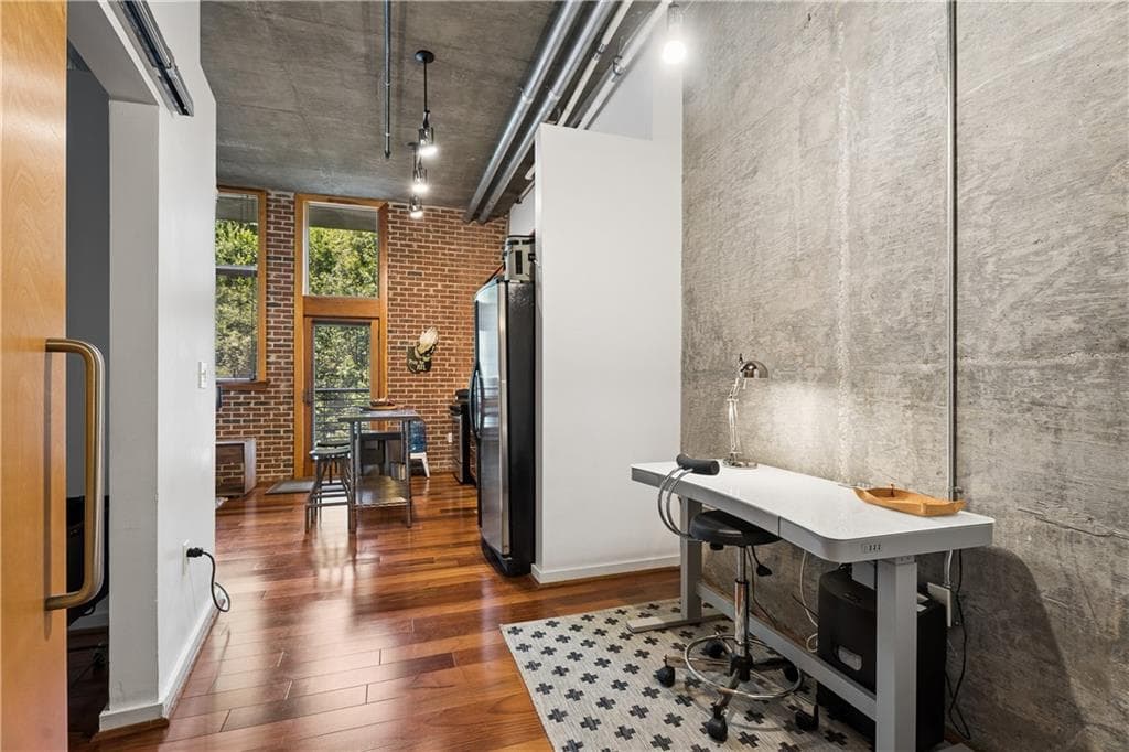 1 bedroom, 1 bathroom, 686 sq ft other for rent at 640 Glen Iris Drive 517, Atlanta, GA 30308 for $2,000 a month — photo 2