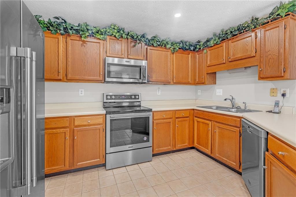 3 bedroom, 2 bathroom, 1,544 sq ft single family residence for sale at 3357 Salem Cove Trail, Conyers, GA 30013 — photo 9