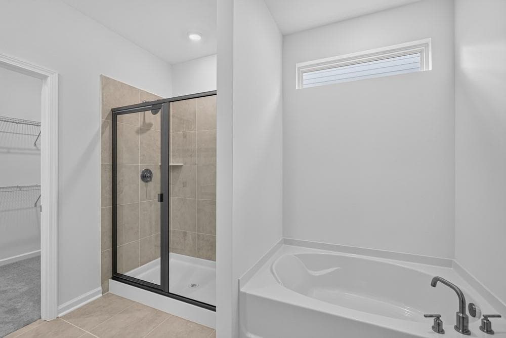 3 bedroom, 3 bathroom, 2,395 sq ft single family residence under contract at 3659 Sagecrest Drive, Buford, GA 30519 — photo 4