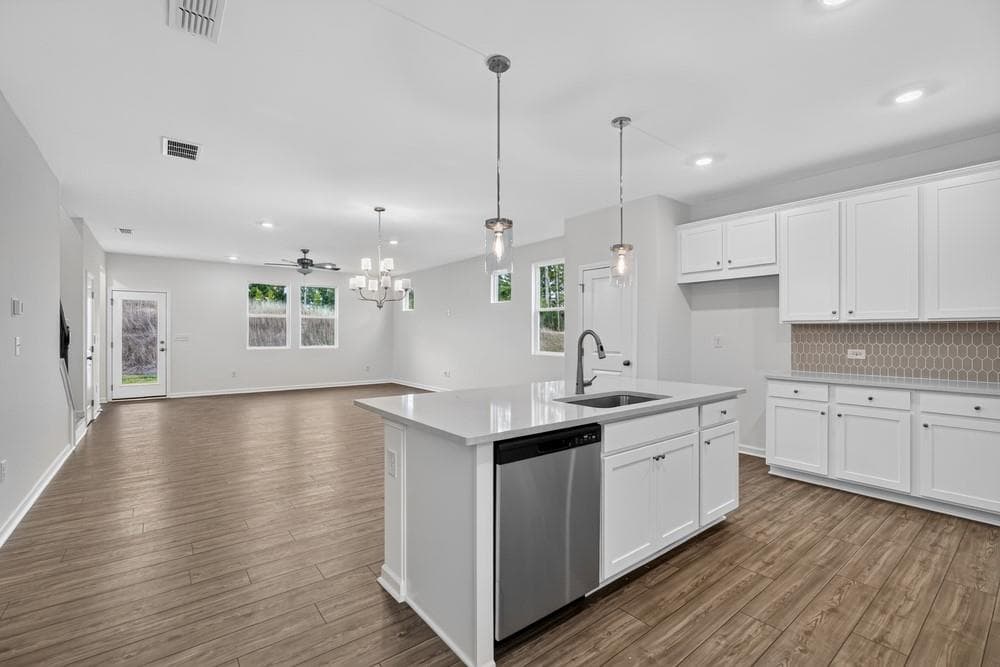 3 bedroom, 3 bathroom, 2,395 sq ft single family residence under contract at 3659 Sagecrest Drive, Buford, GA 30519 — photo 9