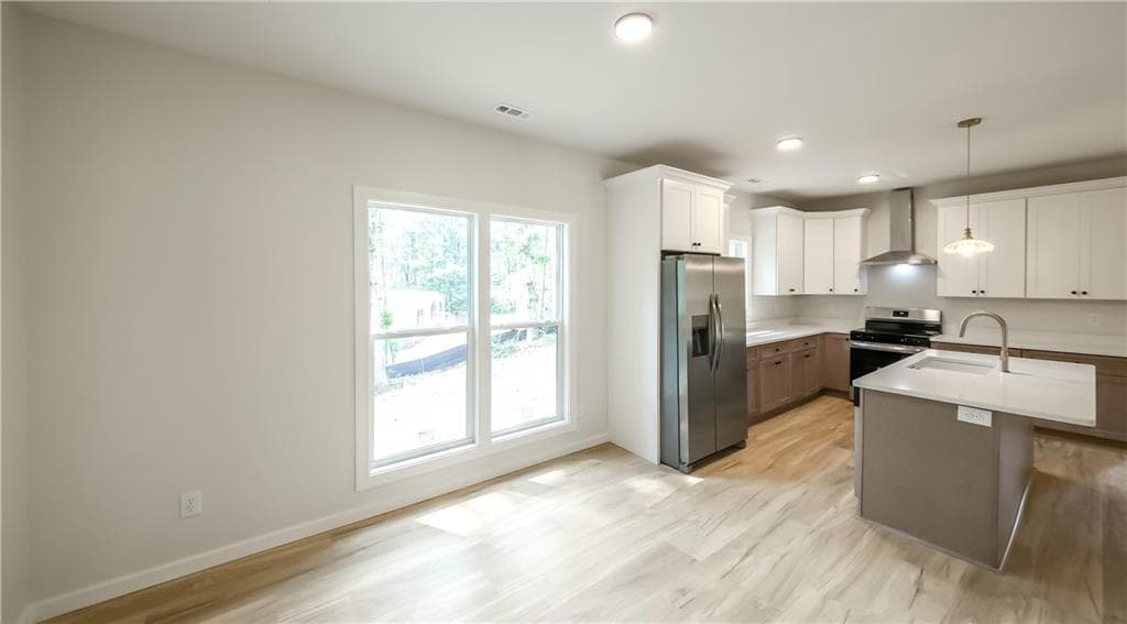 3 bedroom, 2 bathroom, 1,320 sq ft single family residence for sale at 530 Tree Ridge, Carrollton, GA 30116 — photo 2