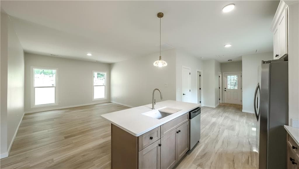 3 bedroom, 2 bathroom, 1,320 sq ft single family residence for sale at 530 Tree Ridge, Carrollton, GA 30116 — photo 3
