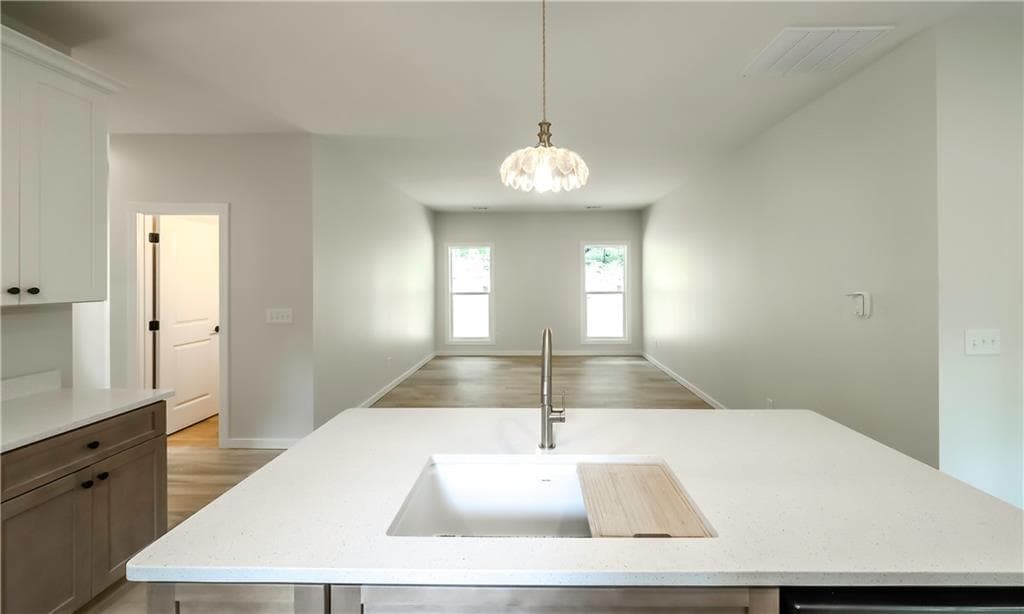 3 bedroom, 2 bathroom, 1,320 sq ft single family residence for sale at 530 Tree Ridge, Carrollton, GA 30116 — photo 4