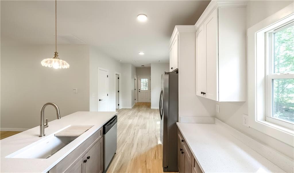 3 bedroom, 2 bathroom, 1,320 sq ft single family residence for sale at 530 Tree Ridge, Carrollton, GA 30116 — photo 8