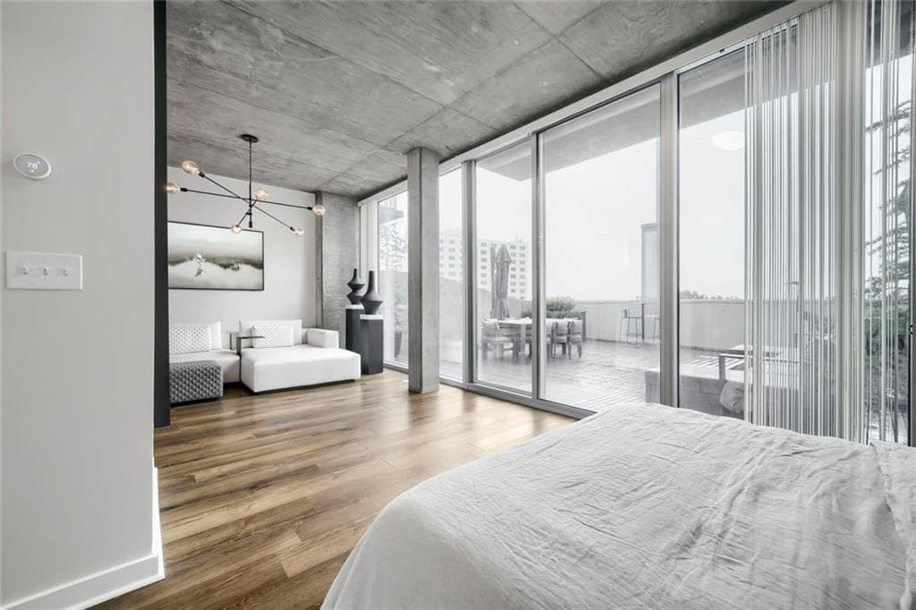 1 bedroom, 1 bathroom, 764 sq ft condominium for sale at 3324 Peachtree Road 810, Atlanta, GA 30326 — photo 9