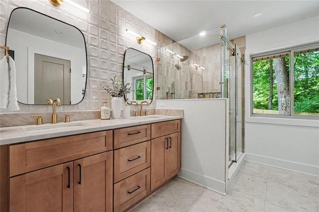 4 bedroom, 3 bathroom, 2,000 sq ft single family residence for sale at 2700 Hawaii Court, Decatur, GA 30033 — photo 4
