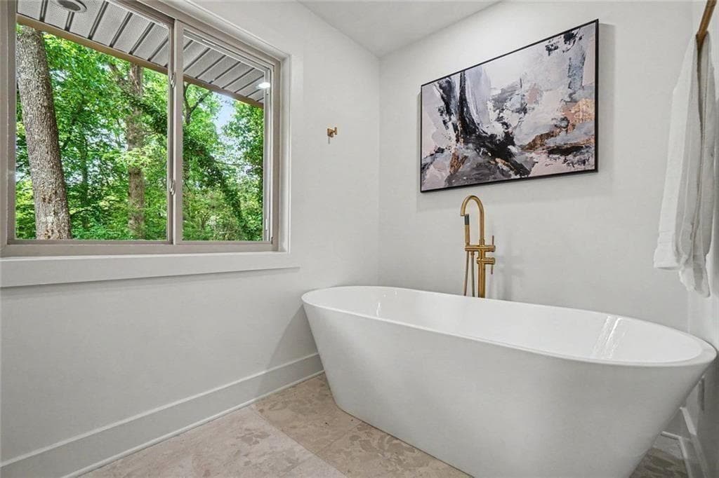 4 bedroom, 3 bathroom, 2,000 sq ft single family residence for sale at 2700 Hawaii Court, Decatur, GA 30033 — photo 6