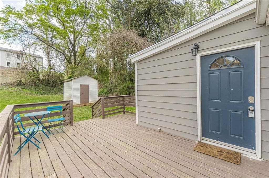 3 bedroom, 2 bathroom, 1,356 sq ft single family residence for sale at 3182 Lake Avenue, Hapeville, GA 30354 — photo 5