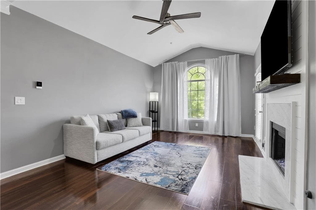 2 bedroom, 2 bathroom, 1,215 sq ft condominium under contract at 4103 Woodland Lane, Alpharetta, GA 30009 — photo 5