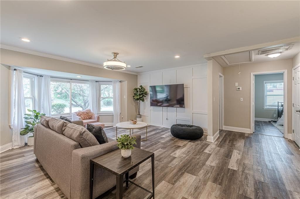 3 bedroom, 2 bathroom, 1,356 sq ft single family residence for sale at 3182 Lake Avenue, Hapeville, GA 30354 — photo 10