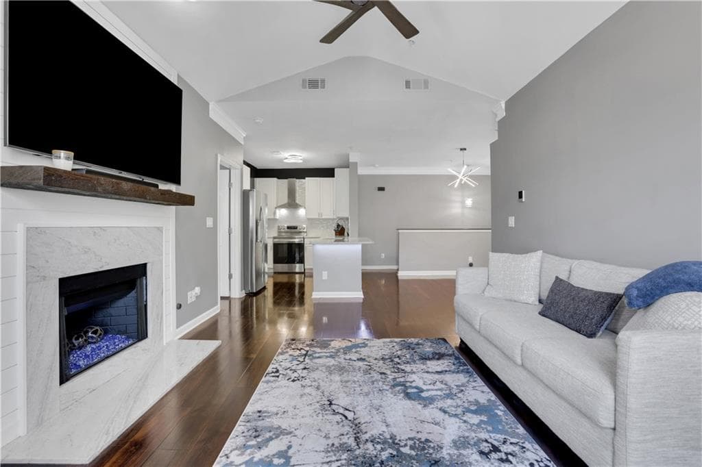 2 bedroom, 2 bathroom, 1,215 sq ft condominium under contract at 4103 Woodland Lane, Alpharetta, GA 30009 — photo 7