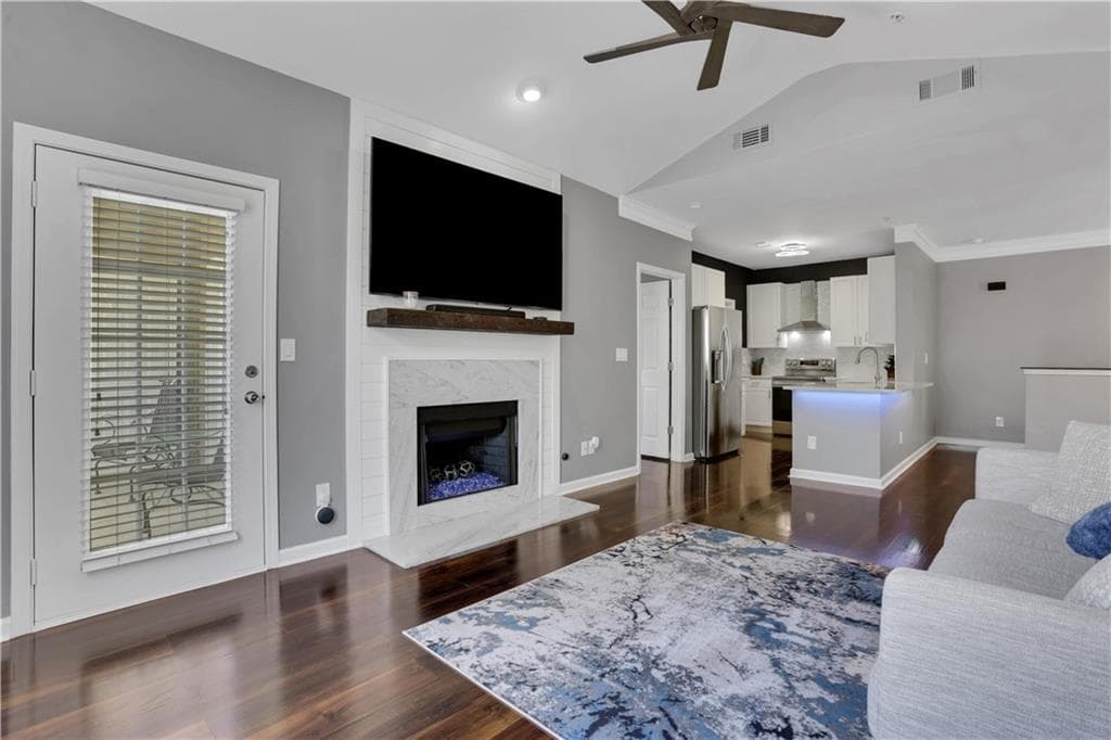2 bedroom, 2 bathroom, 1,215 sq ft condominium under contract at 4103 Woodland Lane, Alpharetta, GA 30009 — photo 8