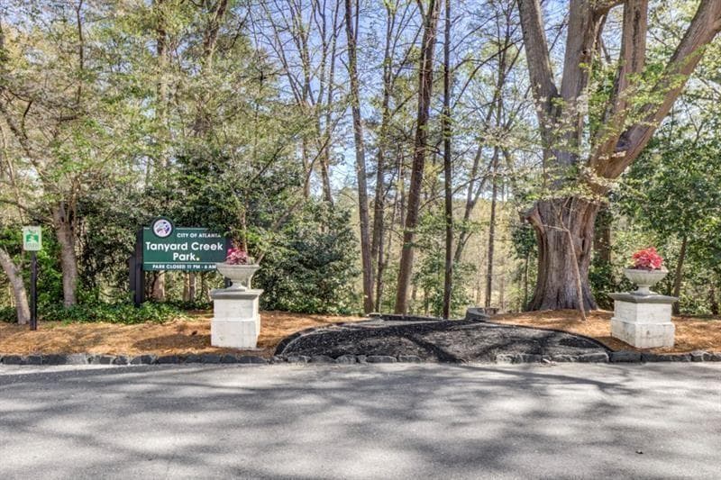 4 bedroom, 3 bathroom, 1,800 sq ft single family residence for rent at 1921 Walthall Drive, Atlanta, GA 30318 for $6,100 a month — photo 2