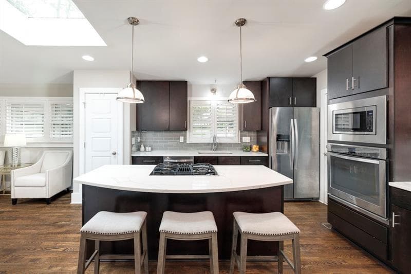 4 bedroom, 3 bathroom, 1,800 sq ft single family residence for rent at 1921 Walthall Drive, Atlanta, GA 30318 for $6,100 a month — photo 6