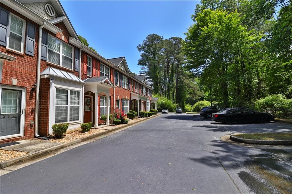 2 bedroom, 3 bathroom, 1,152 sq ft townhouse for sale at 398 Paden Cove Trail, Lawrenceville, GA 30044 — photo 3
